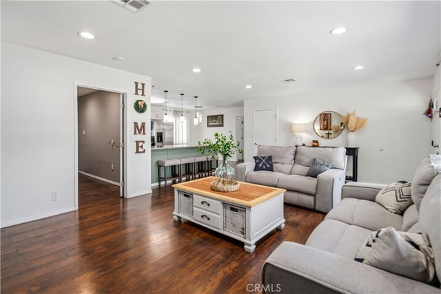 1050 W Avenue J6, Lancaster, CA 93534 — photo 3 of 33