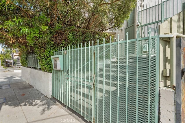 6036 Hazelhurst #C, North Hollywood, CA 91606 — photo 2 of 43
