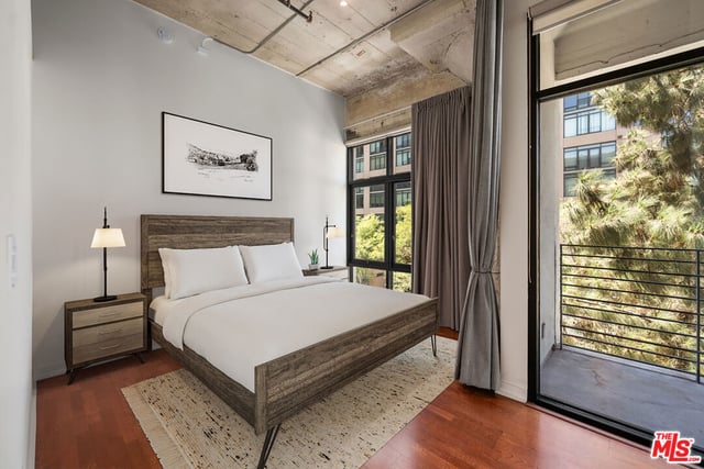 330 W 11th Street 406, Los Angeles, CA 90015 — photo 20 of 49