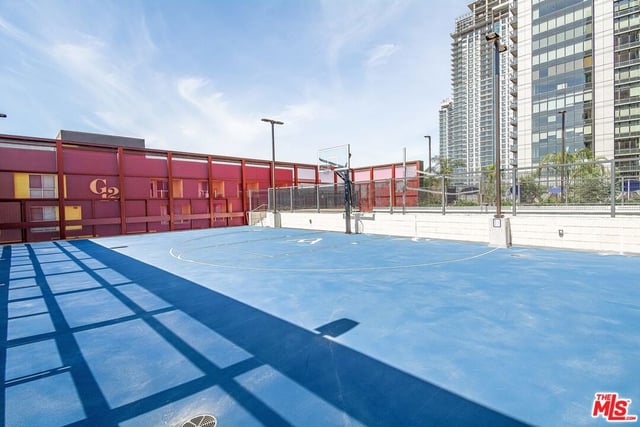 330 W 11th Street 406, Los Angeles, CA 90015 — photo 40 of 49