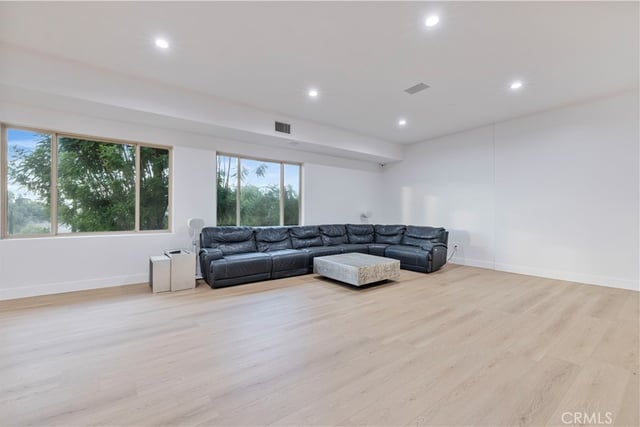4651 Ellenita Avenue, Tarzana, CA 91356 — photo 45 of 73