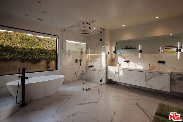 455 Castle Place, Beverly Hills, CA 90210 — photo 17 of 30
