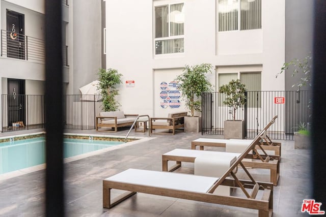 11011 Huston Street 410, North Hollywood, CA 91601 — photo 21 of 34