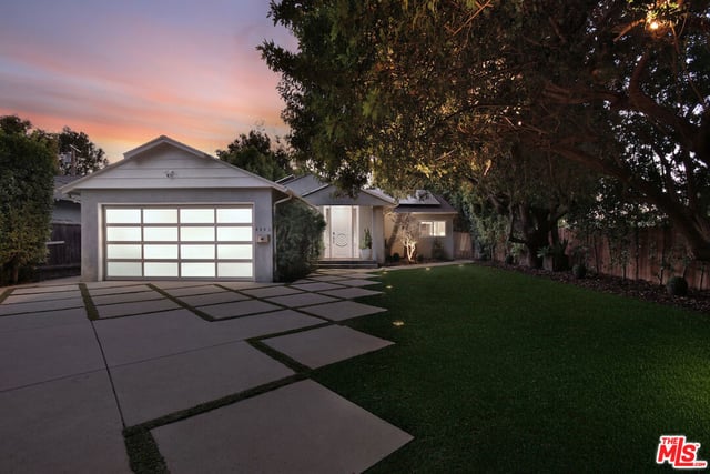 4445 Vantage Avenue, Los Angeles, CA 91604 — photo 2 of 34