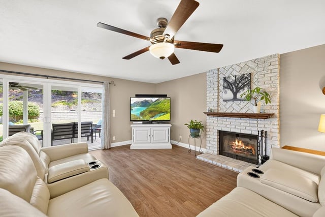 27730 Sutters Pointe, Saugus, CA 91350 — photo 8 of 29