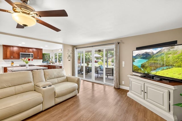 27730 Sutters Pointe, Saugus, CA 91350 — photo 9 of 29