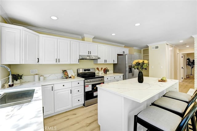 2395 Century, Simi Valley, CA 93063 — photo 5 of 17
