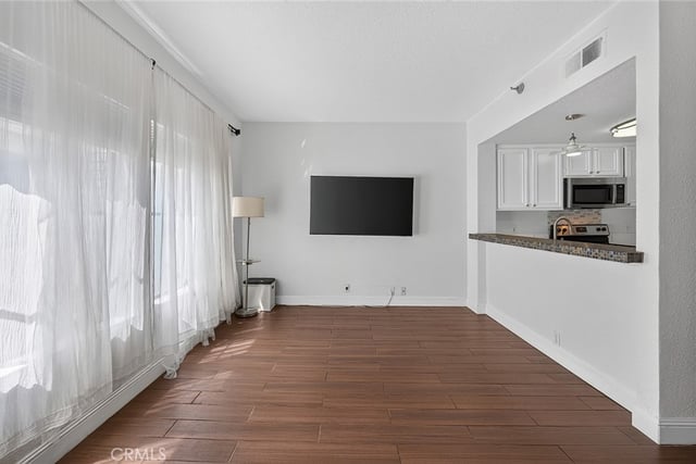 720 W 4th 318, Long Beach, CA 90802 — photo 21 of 59