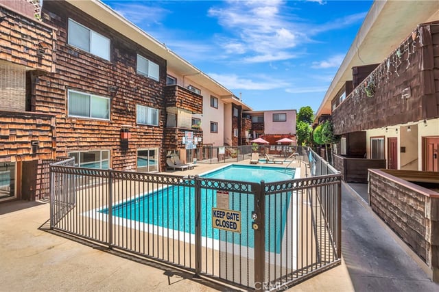 5349 Newcastle 56, Encino, CA 91316 — photo 11 of 35