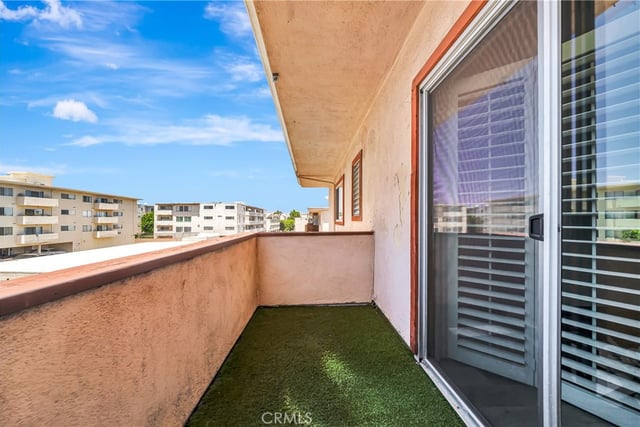 5349 Newcastle 56, Encino, CA 91316 — photo 15 of 35