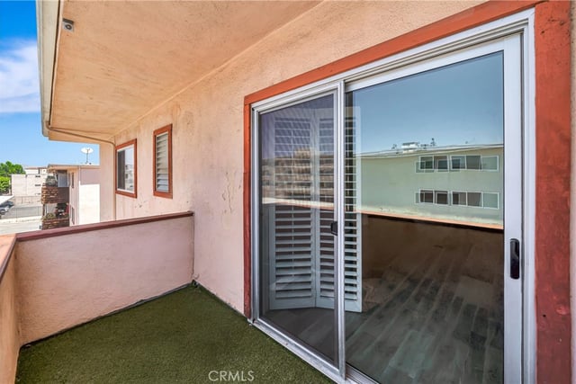 5349 Newcastle 56, Encino, CA 91316 — photo 25 of 35