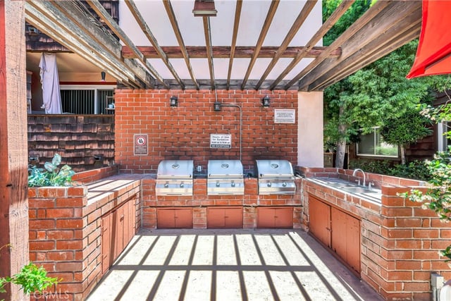5349 Newcastle 56, Encino, CA 91316 — photo 28 of 35