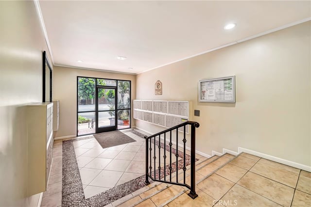 5349 Newcastle 56, Encino, CA 91316 — photo 32 of 35