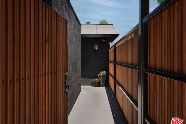 3731 Blue Canyon Drive, Studio City, CA 91604 — photo 3 of 24