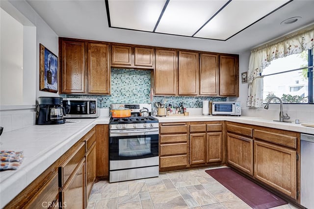 1150 W Capitol Drive 82, San Pedro, CA 90732 — photo 11 of 34