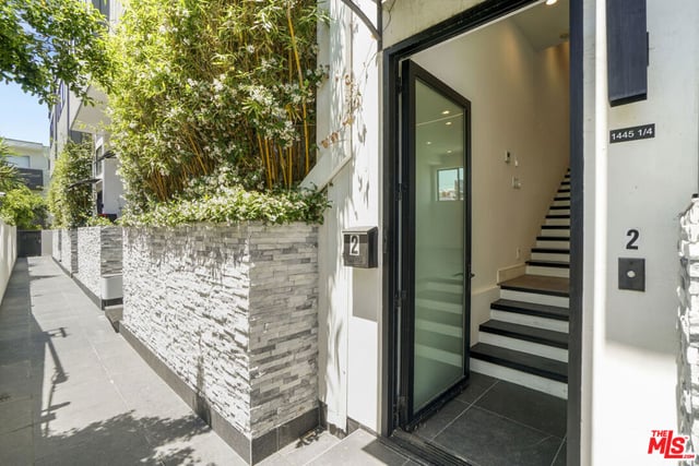 1445 1/2 N Martel Avenue, Los Angeles, CA 90046 — photo 14 of 16