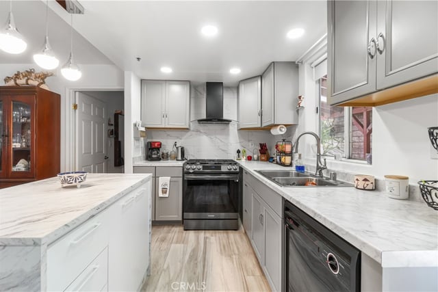 12120 Terra Bella, Pacoima, CA 91331 — photo 13 of 39