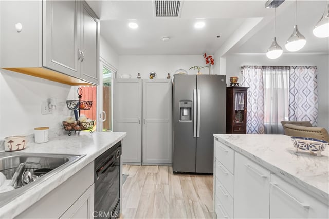 12120 Terra Bella, Pacoima, CA 91331 — photo 14 of 39