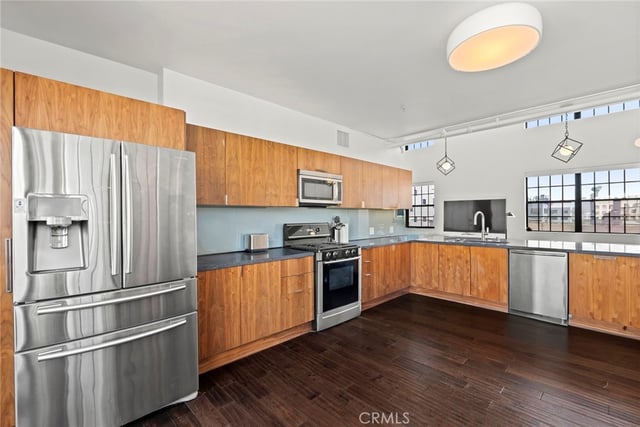 746 S Los Angeles 1201, Los Angeles, CA 90014 — photo 11 of 31