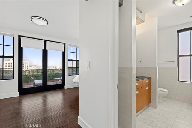 746 S Los Angeles 1201, Los Angeles, CA 90014 — photo 15 of 31
