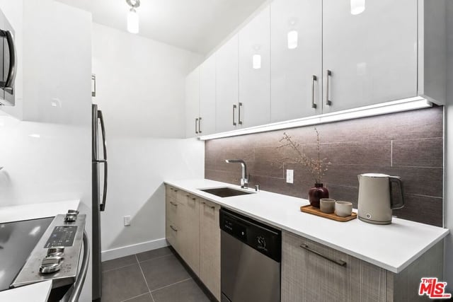 939 S Broadway 308, Los Angeles, CA 90015 — photo 5 of 19