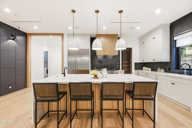 5444 Murietta Avenue, Sherman Oaks, CA 91401 — photo 10 of 76