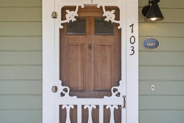 703 S Primrose Avenue, Monrovia, CA 91016 — photo 6 of 37