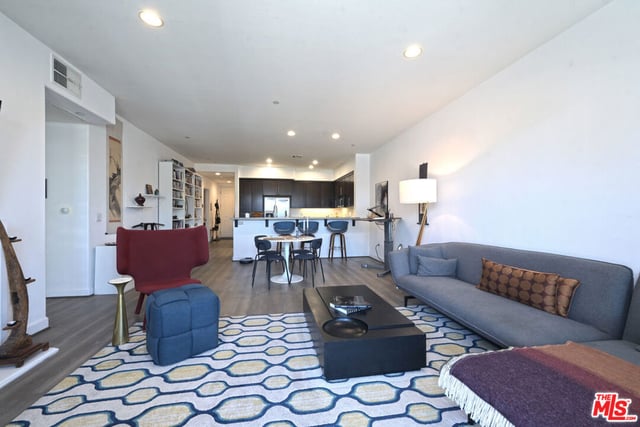 4820 Bellflower Avenue 206, North Hollywood, CA 91601 — photo 5 of 25