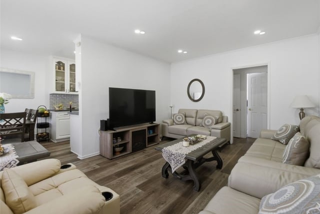 308 E Maple APT 5, Glendale, CA 91205 — photo 5 of 22