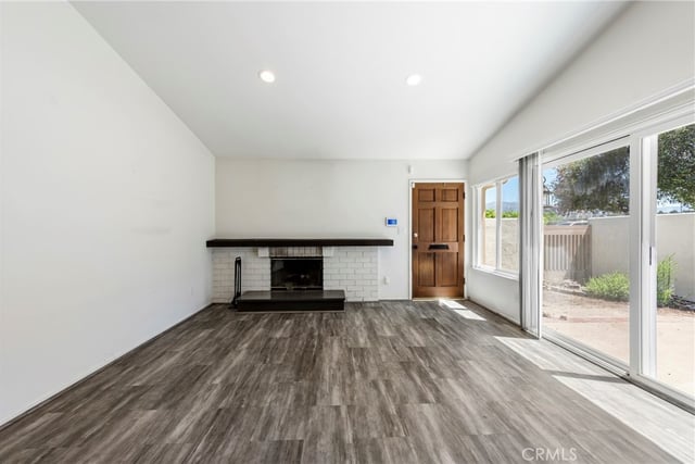 22242 Germain St 7, Chatsworth, CA 91311 — photo 3 of 20