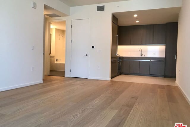 889 Francisco Street 2210, Los Angeles, CA 90017 — photo 9 of 39