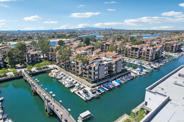 7126 Marina Pacifica Drive, Long Beach, CA 90803 — photo 33 of 74