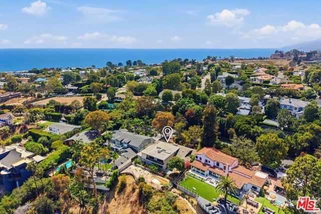 434 Chautauqua Boulevard, Pacific Palisades, CA 90272 — photo 3 of 12