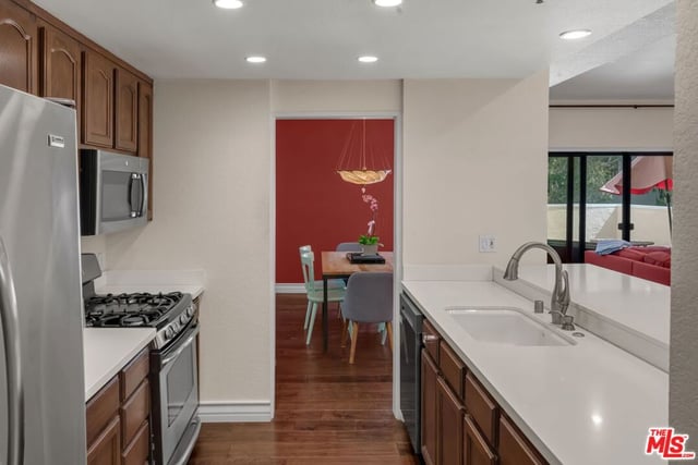 1722 Malcolm Avenue 304, Los Angeles, CA 90024 — photo 23 of 49