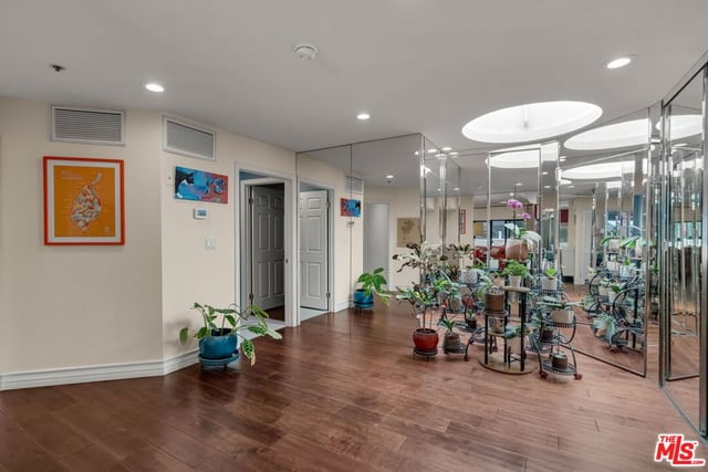 1722 Malcolm Avenue 304, Los Angeles, CA 90024 — photo 25 of 49