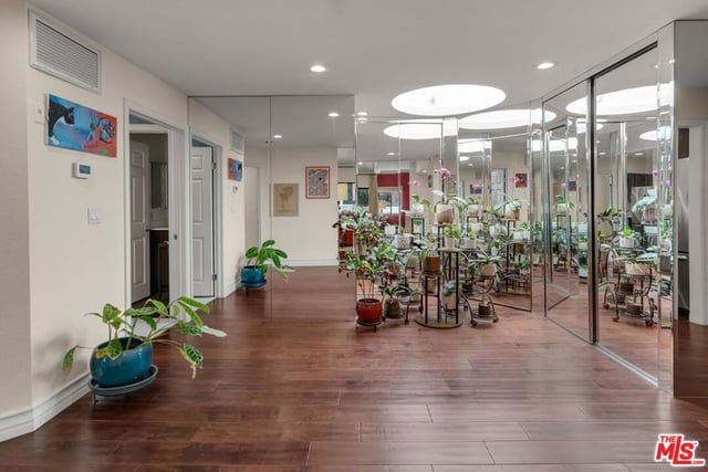1722 Malcolm Avenue 304, Los Angeles, CA 90024 — photo 3 of 49