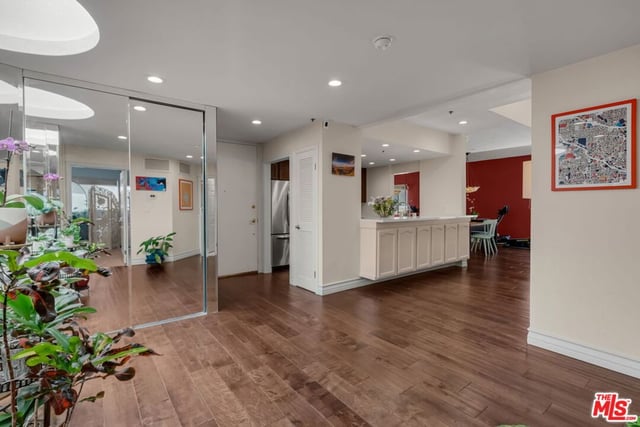 1722 Malcolm Avenue 304, Los Angeles, CA 90024 — photo 4 of 49