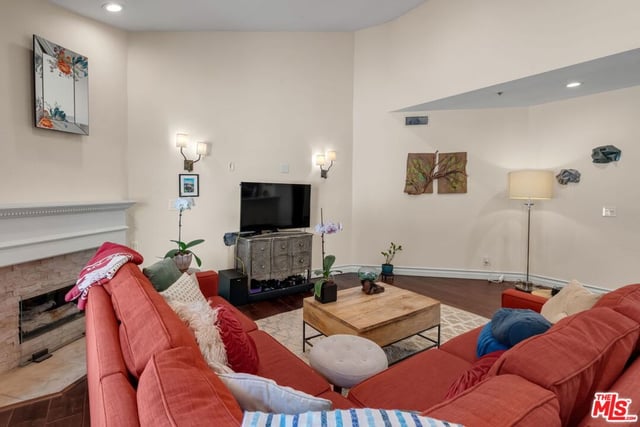 1722 Malcolm Avenue 304, Los Angeles, CA 90024 — photo 7 of 49