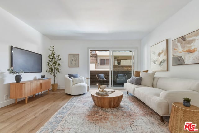 5403 Newcastle Avenue 19, Encino, CA 91316 — photo 10 of 43