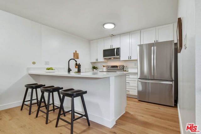 5403 Newcastle Avenue 19, Encino, CA 91316 — photo 4 of 43