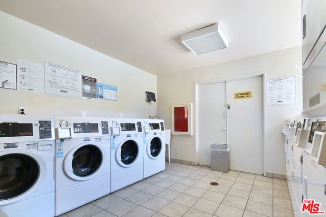 5403 Newcastle Avenue 19, Encino, CA 91316 — photo 40 of 43