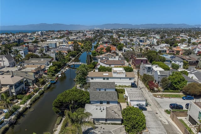 2722 Grand Canal, Los Angeles, CA 90291 — photo 11 of 20