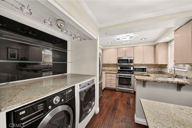 321 W. Queen St. Unit 8, Inglewood, CA 90301 — photo 13 of 27