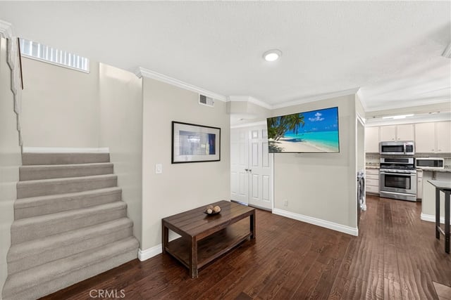 321 W. Queen St. Unit 8, Inglewood, CA 90301 — photo 5 of 27