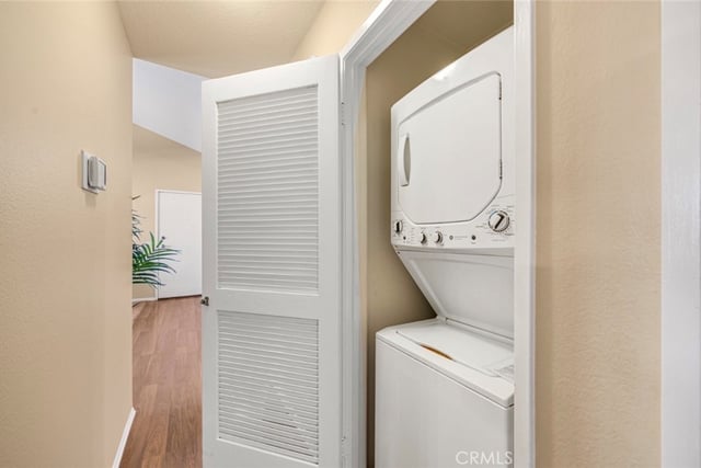 27618 Susan Beth Way Unit G, Saugus, CA 91350 — photo 11 of 27