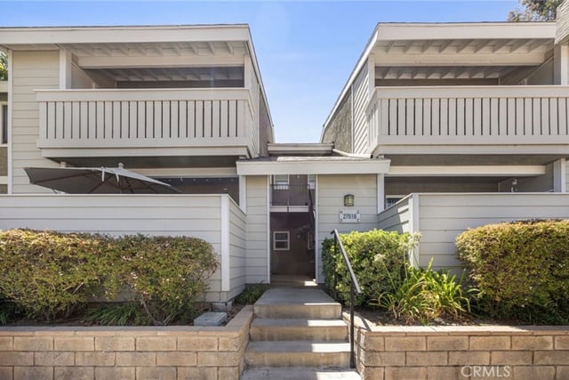 27618 Susan Beth Way Unit G, Saugus, CA 91350 — photo 22 of 27