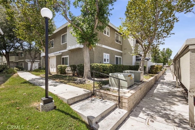 27618 Susan Beth Way Unit G, Saugus, CA 91350 — photo 23 of 27