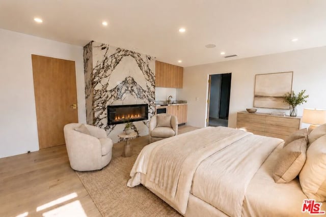 12518 W Sunset Boulevard, Los Angeles, CA 90049 — photo 10 of 26
