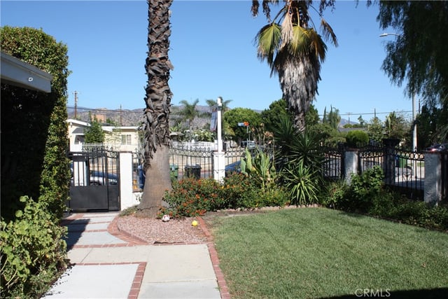 7827 Bakman, Los Angeles, CA 91352 — photo 23 of 25
