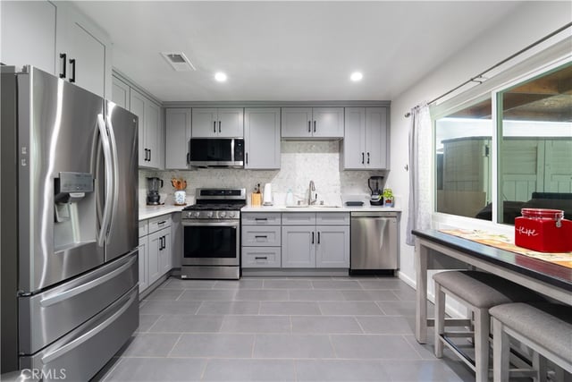28260 Bockdale, Canyon Country, CA 91387 — photo 4 of 25